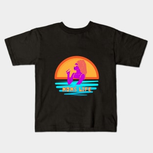 Mom's Life. Mother's Day Gift. Mom on the beach Kids T-Shirt